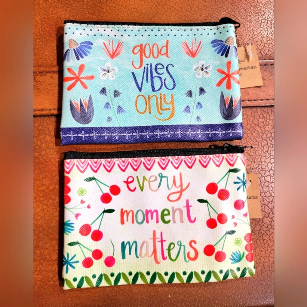 2 ZIPPER Bags